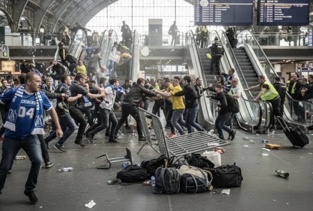 Беспорядки в Кёльнском вокзале: массовая драка футбольных хулиганов Шальке и Боруссии