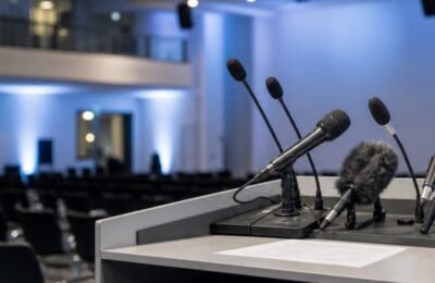 политика Германии: Политика Германии: AfD после съезда говорит о переходе к власти