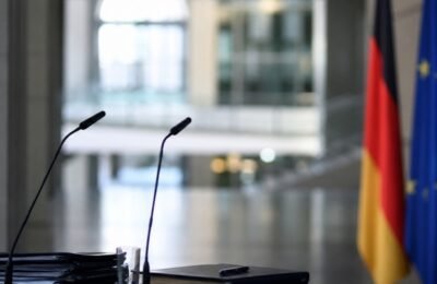 политика Германии: Политика Германии: критика Merz в CDU усилилась после кадрового решения