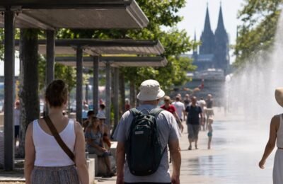 Кёльн жара: Кёльн: Cooling Cologne помогает снизить жару на Rudolfplatz