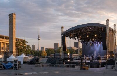 Берлин: Foo Fighters, ранние трансляции и летний досуг города