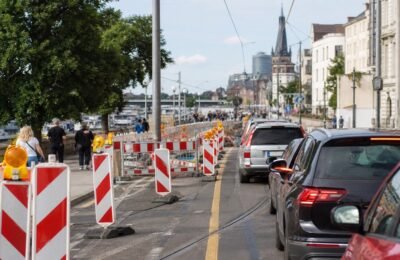 Летние дорожные работы в Дюссельдорфе рядом с центром города