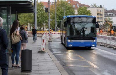 Временная автобусная остановка и дорожные работы в Мюнхене