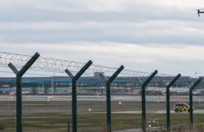 Берлин транспорт: Берлин: BER стал лидером по сообщениям о дронах у аэропортов
