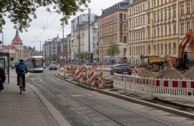 Работы у трамвайных путей на улице в Лейпциге