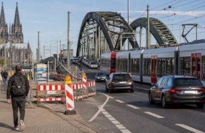 Транспорт и ограничения у Deutzer Brücke в Кёльне