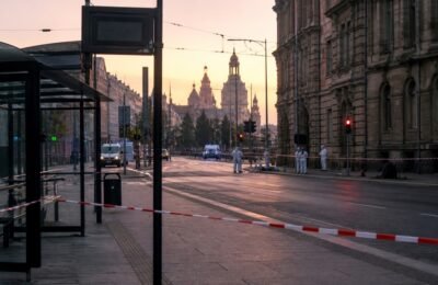 Полицейское оцепление на улице в Дрездене после резонансного нападения