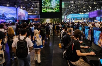 Посетители игровой выставки Gamescom в Кёльне