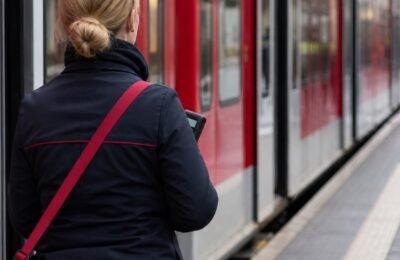 Deutsche Bahn: Deutsche Bahn: в региональных поездах за полгода зафиксировали 989 нападений на сотрудников