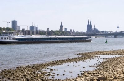 Кёльн экономика: Кёльн: Rheinpegel на историческом минимуме осложняет Binnenschifffahrt