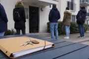 Недвижимость в Германии: очередь желающих посмотреть квартиру
