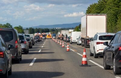 Транспорт в Германии: пробка на автобане после аварии