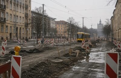 Дрезден: строительные работы на городской улице с трамвайными путями