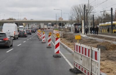 Берлин: дорожные работы и трамвайные пути на городской улице