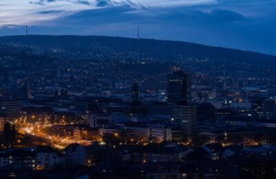 Штутгарт с сокращенной ночной подсветкой во время Earth Night